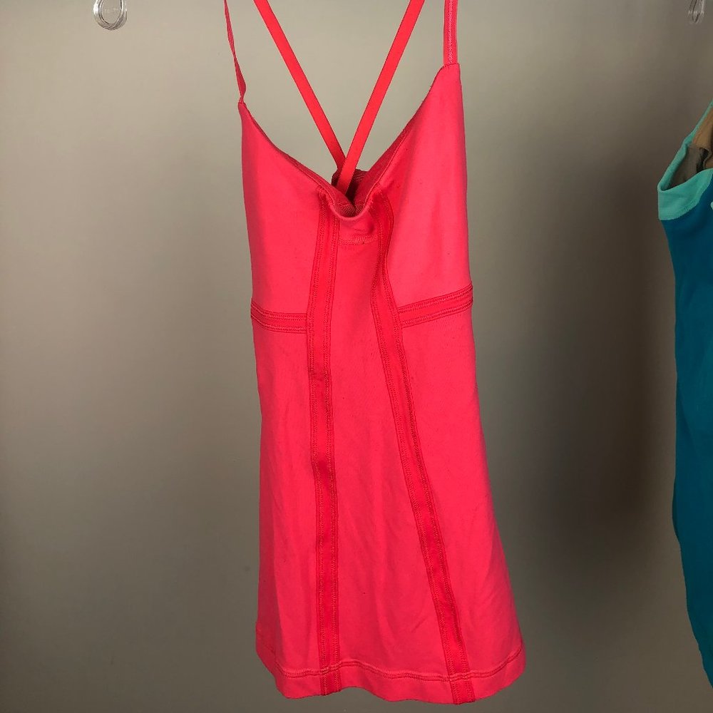 Adorable Coral Lululemon Tank Size 4 EUC